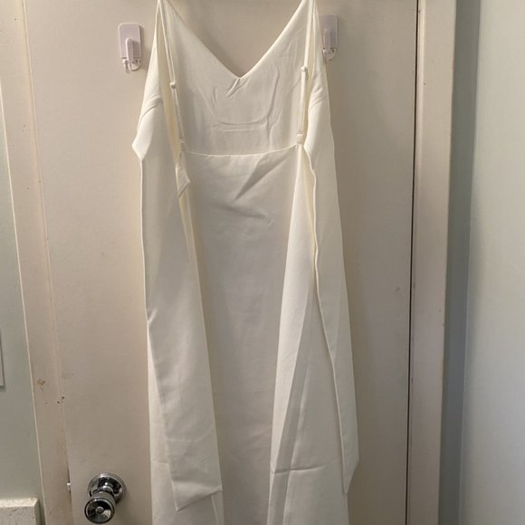 Midi Thin Strapped Back Bow Dress - White - Pomelo - Picture 5 of 5